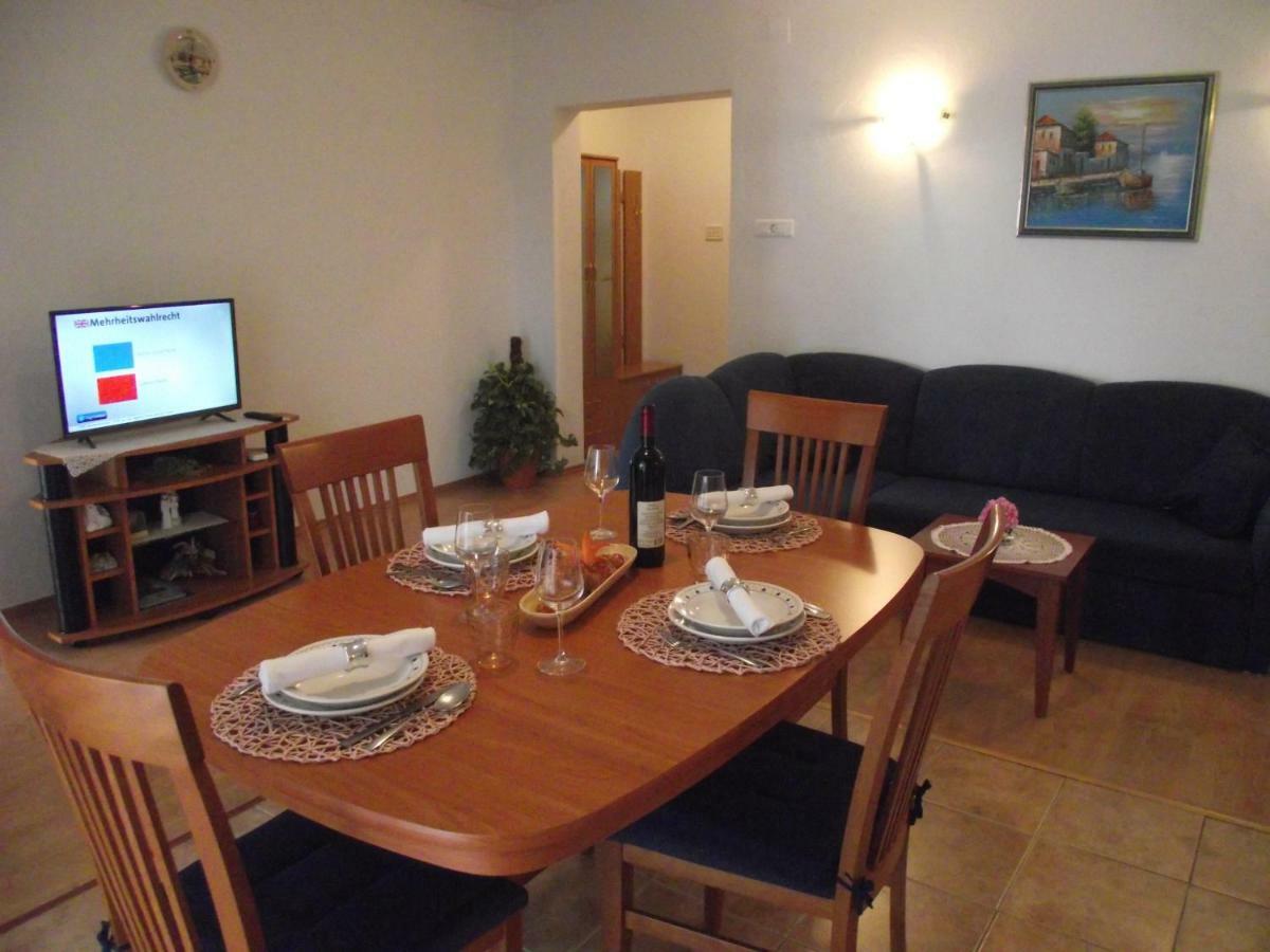 Apartments Dajana Silo Екстер'єр фото